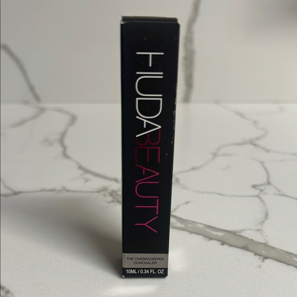 HUDA BEAUTY Concealer - Shade: HONEYCOMB 30R